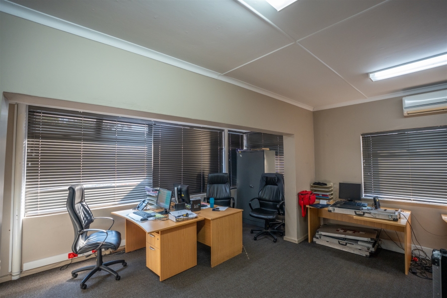 Commercial Property for Sale in Vincent Eastern Cape